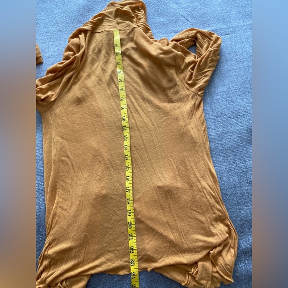 Gauzy mustard colored cardigan size medium - Picture 5 of 8
